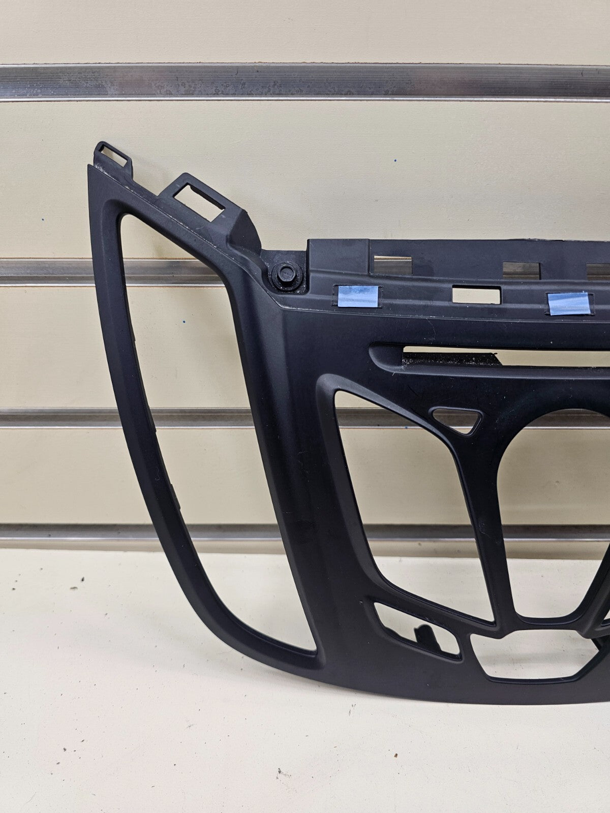 🔥12-14 FORD FOCUS CENTER DASH RADIO DISPLAY PANEL SUUROUND BEZEL TRIM