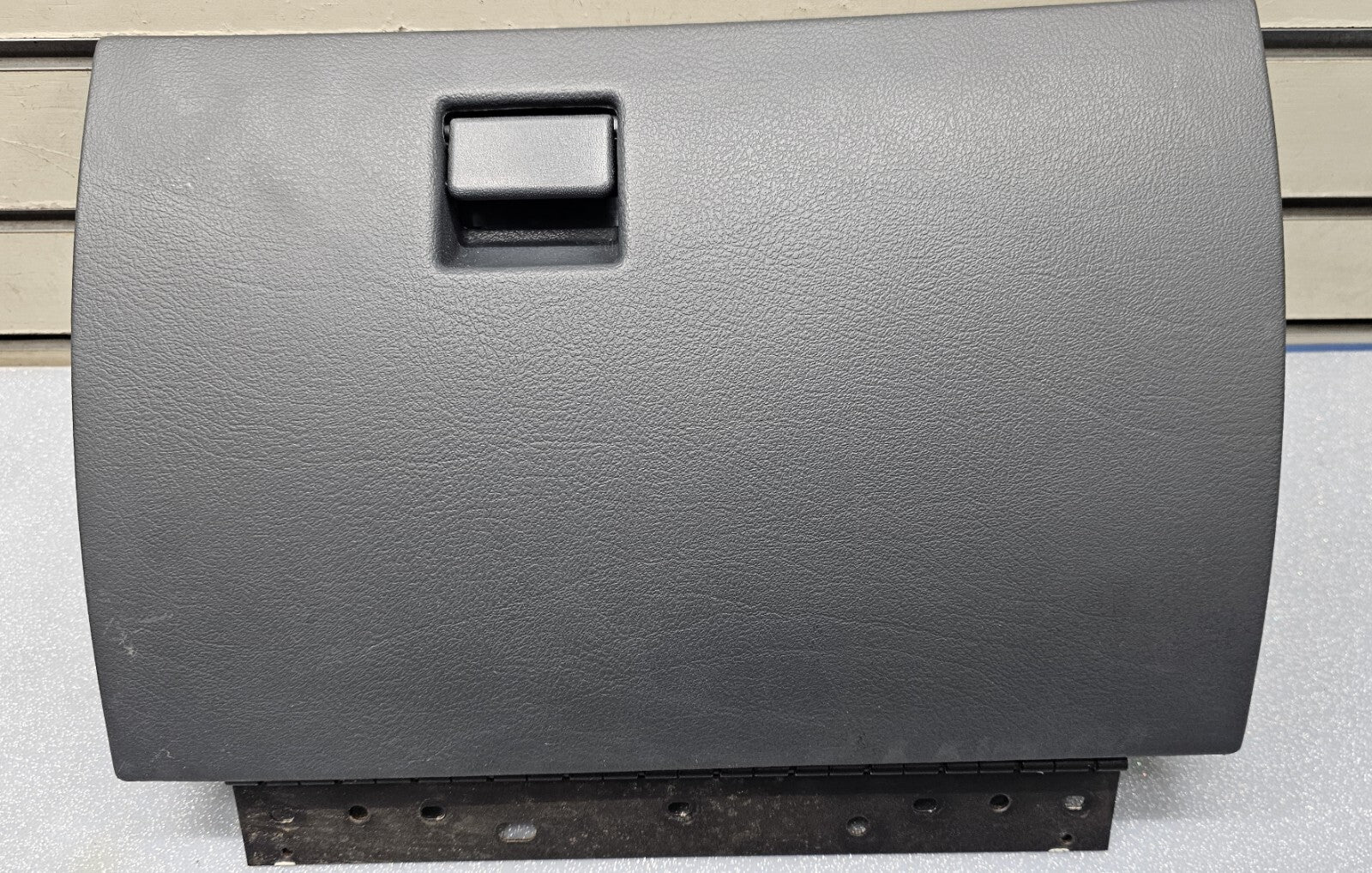 🔥00-02 Chevrolet Cavalier Glove Box Door w/Latch DARK GRAY USED