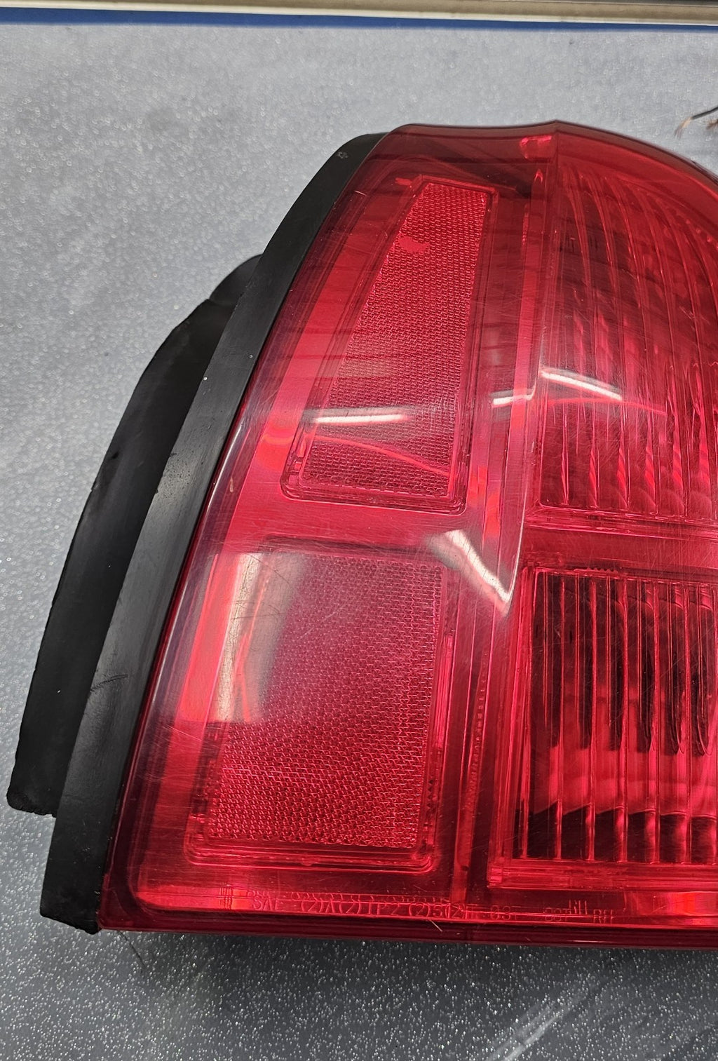 🔥03-11 Lincoln Town Car Right Passenger Tail Brake Stop Light Lamp OEM
