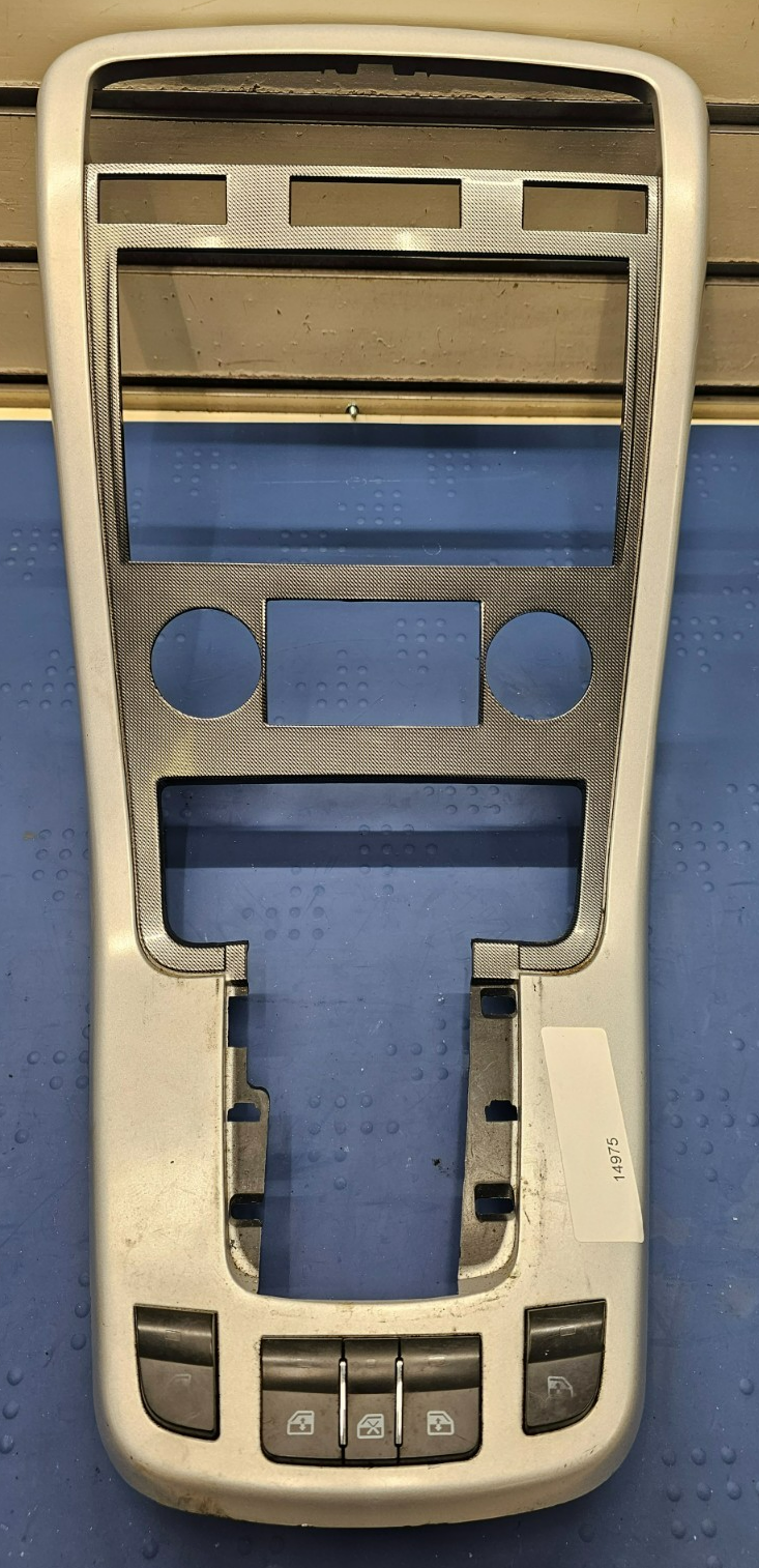 🔥07-09 Chevrolet Equinox Center Dash Radio Climate Bezel Surround Trim silver