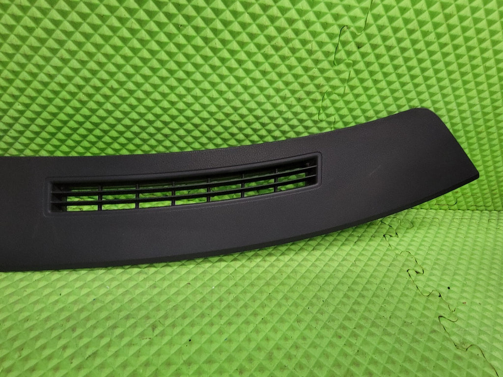 🔥2005-2007 CHRYSLER 300 UPPER DASHBOARD PAD TRIM DEFROSTER PANEL OEM BLACK DP5