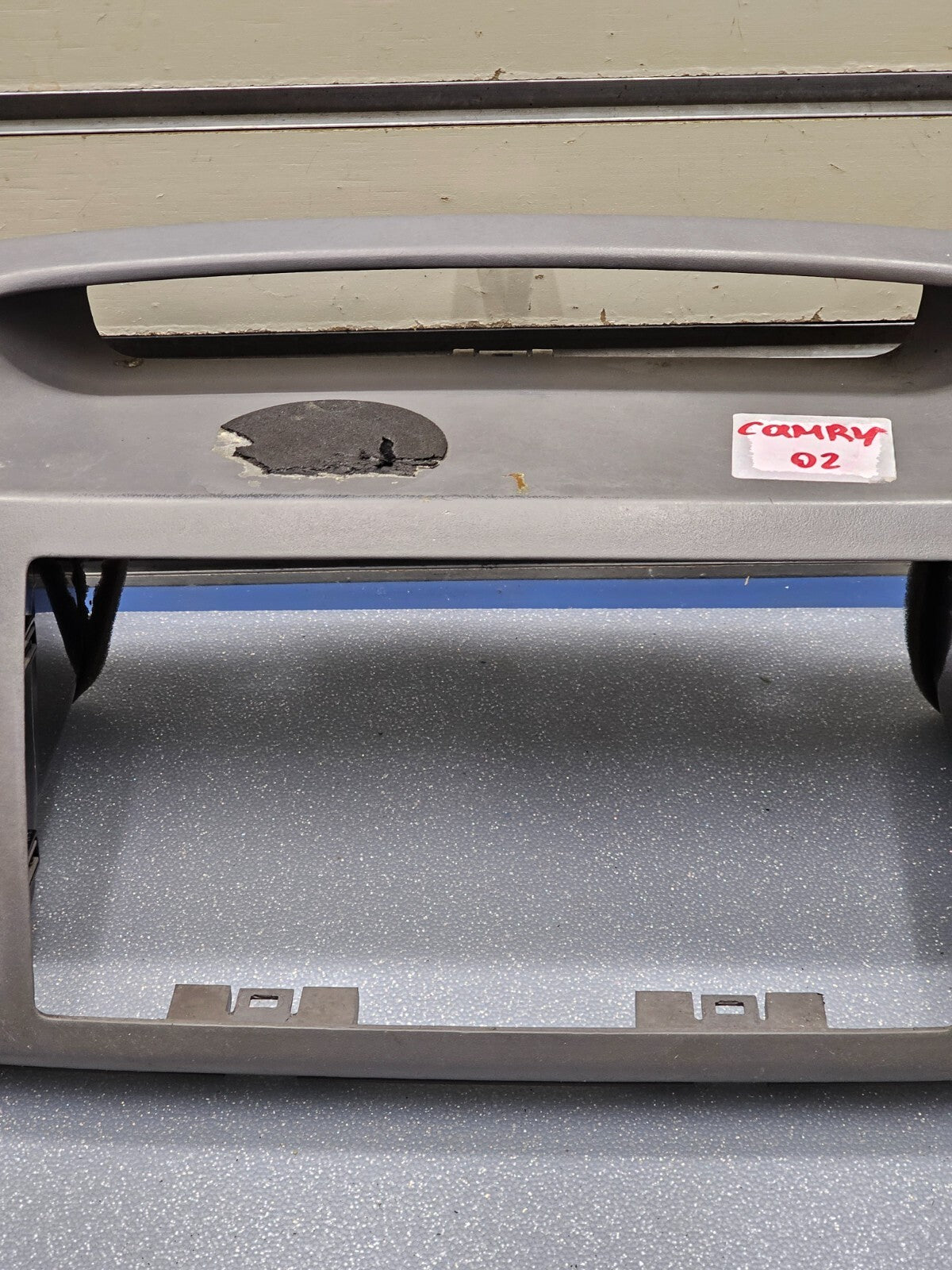 🔥02-06 CAMRY Center Dash AM FM RADIO STEREO BEZEL Trim Panel Assembly LT Gray