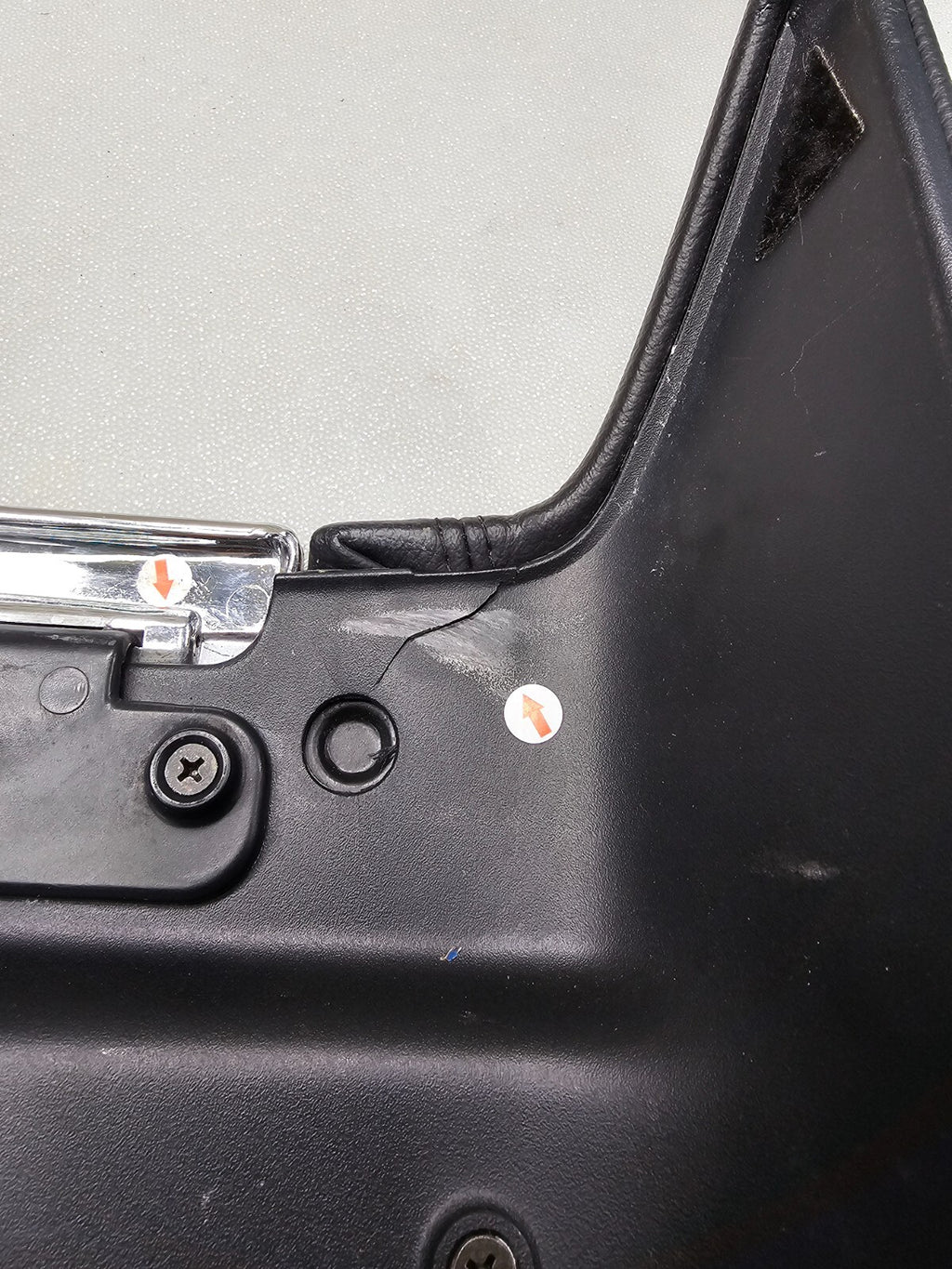 03-06 Lincoln Navigator Front Center Console Lid Arm rest Dove Leather BLACK L18