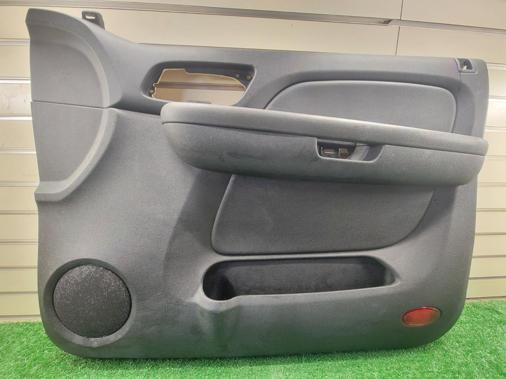🔥07-09 Chevy Suburban Tahoe Yukon Front Door Trim Panel RIGHT PASSENGER GRAYD15