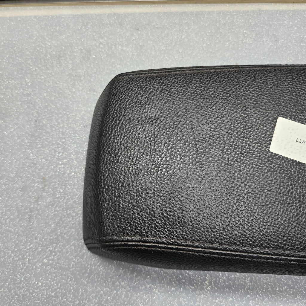 🔥10-14 LEGACY OUTBACK CENTER CONSOLE ARMREST LID COVER TOP PAD ASSEMBLY BLACK