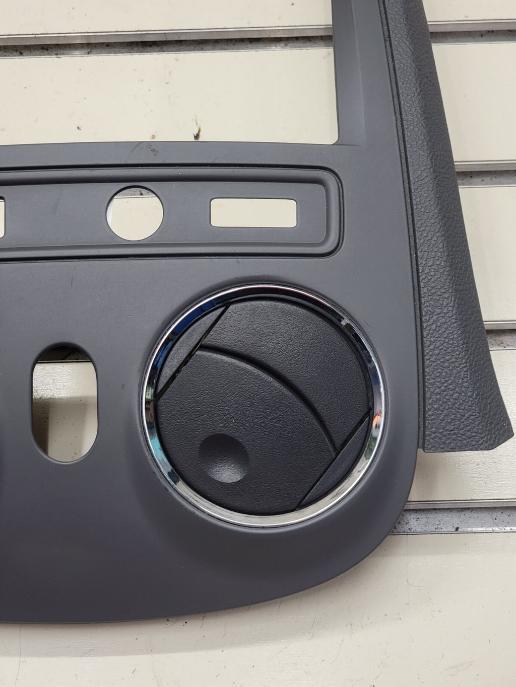 🔥2006-2011 Chevrolet HHR Center Dash Radio Trim w Vents B37 grey