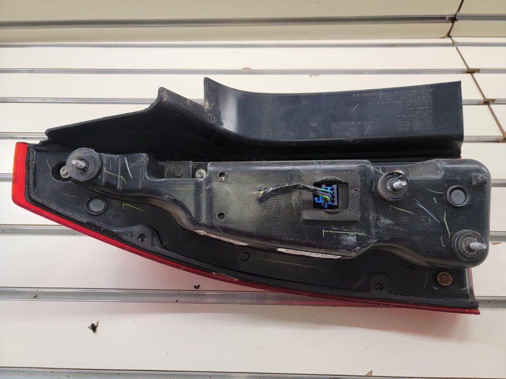 🔥2008-2013 Cadillac CTS Sedan Taillight Lamp Assembly passenger Side right