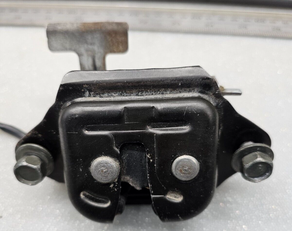 🔥97-04 Nissan Pathfinder QX4 SUV Rear Trunk Latch Tail Gate Door Lock Assembly