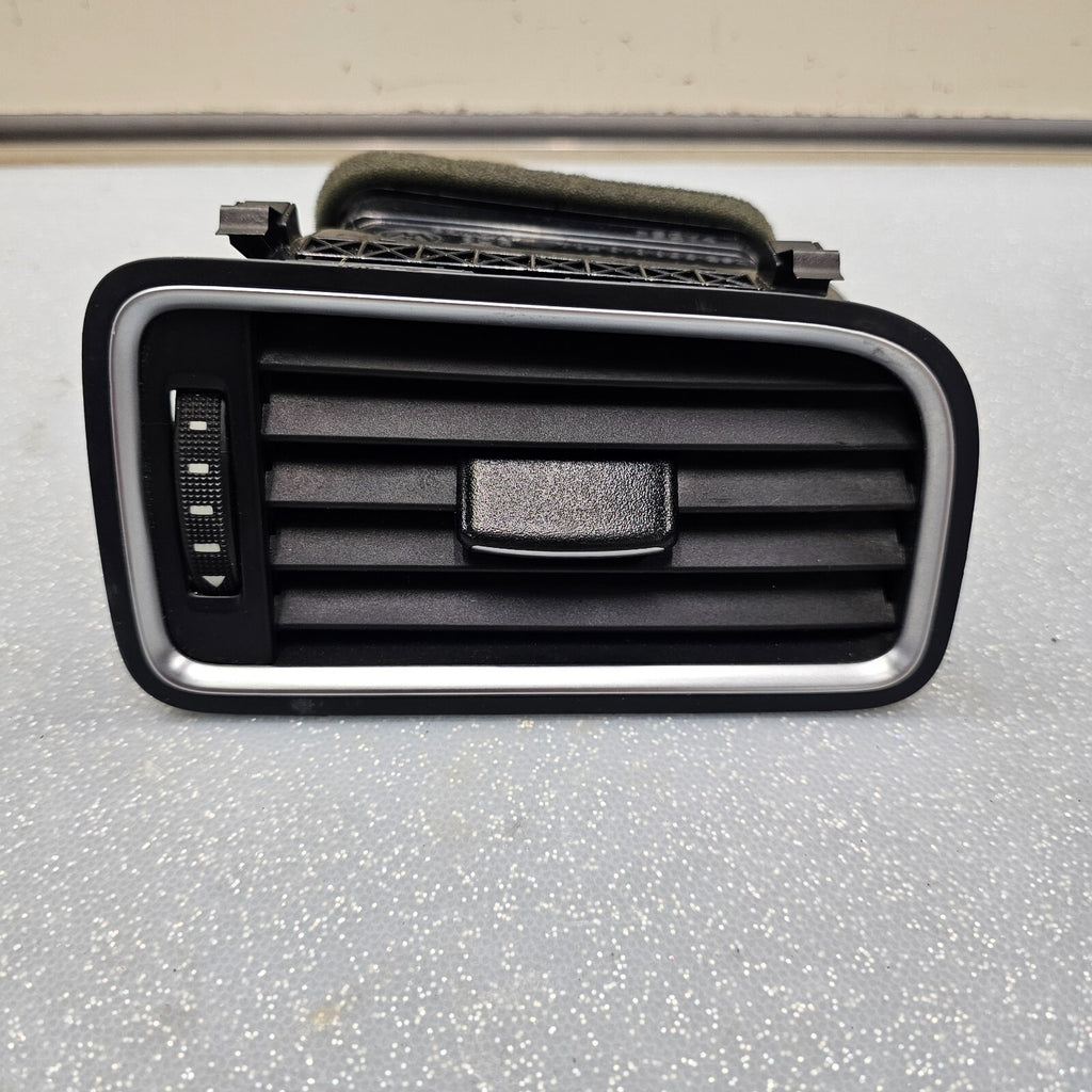 🔥11-18 VW Volkswagen Jetta Right Passenger Center Dash AC Air Vent Heater Trim