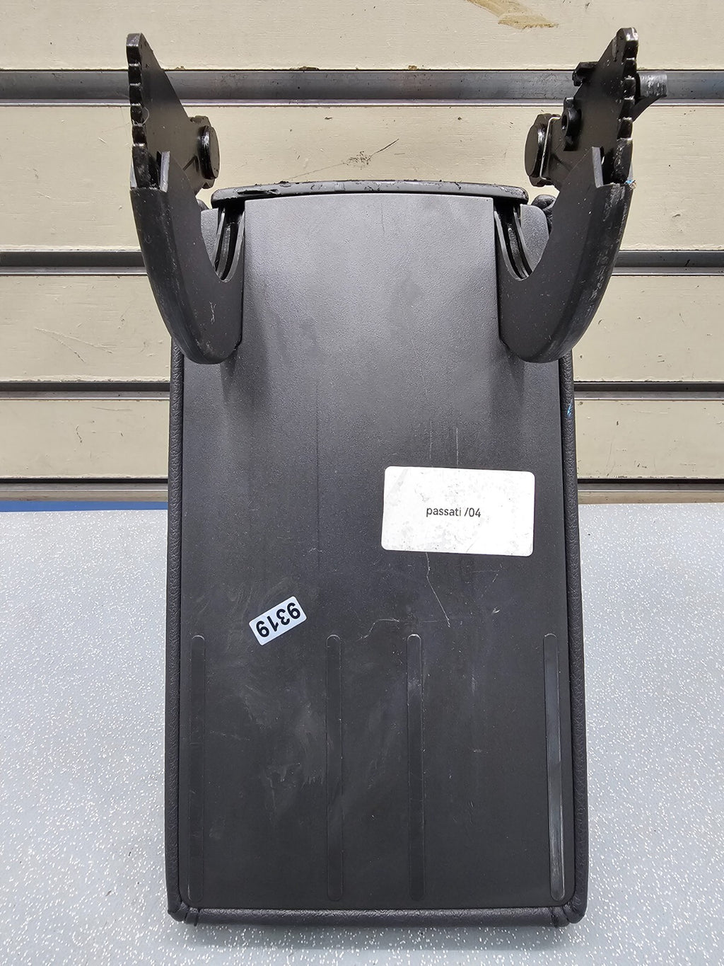 01-05 Volkswagen Passat Front Center Console Cover Lid Armrest Top Pad Black OEM
