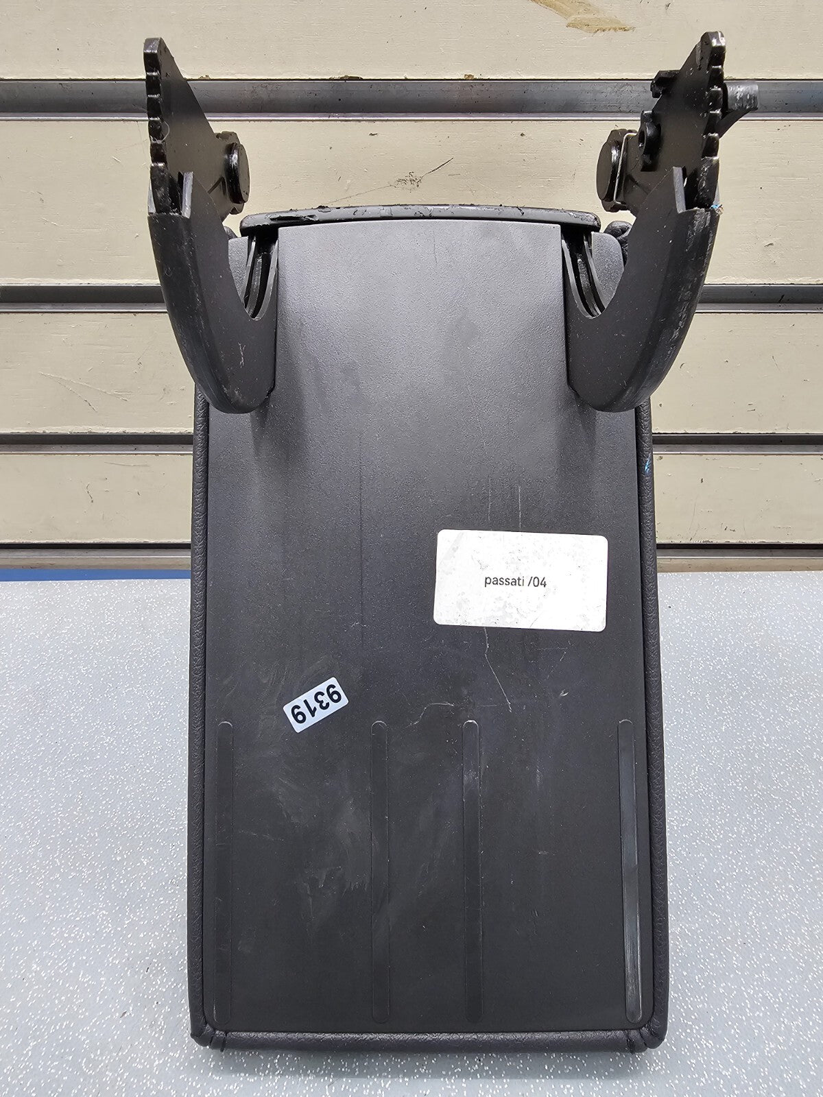 01-05 Volkswagen Passat Front Center Console Cover Lid Armrest Top Pad Black OEM