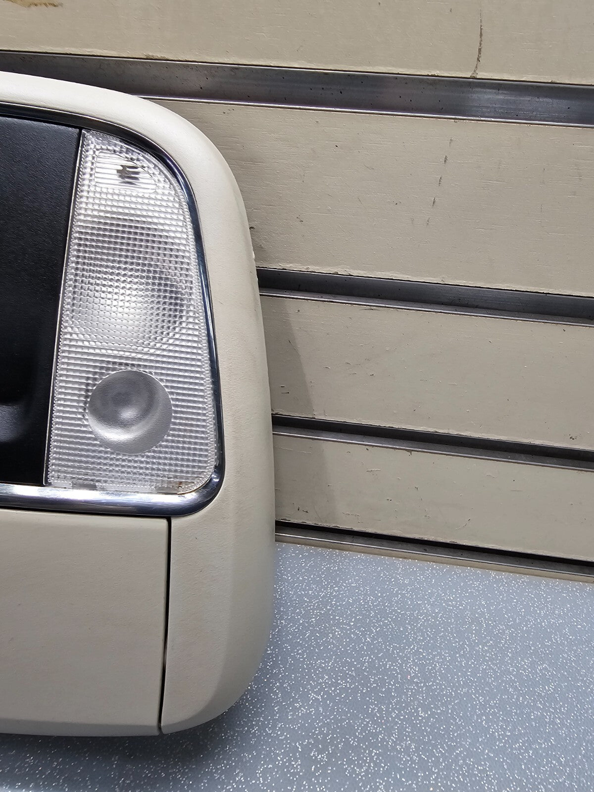 11-15 Grand Cherokee Durango Overhead Sunroof Console Liftgate Storage Tan/Black