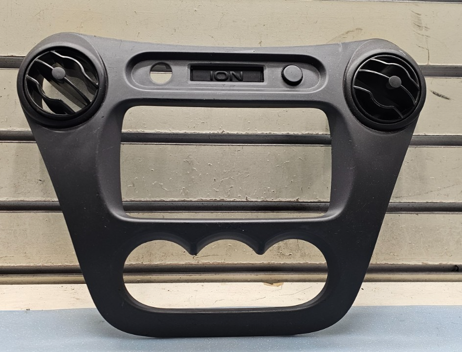 🔥03-07 Saturn Ion AM FM Radio Stereo Audio Display Climate Control Bezel BLACK