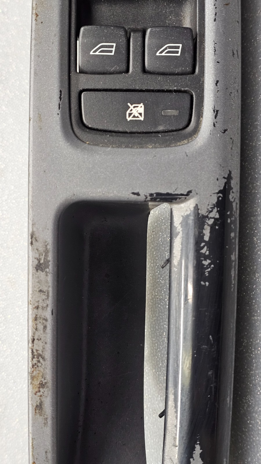04-10 Volvo S40 V50 Front Left Driver Door Master Power Window Pull Switch Gray
