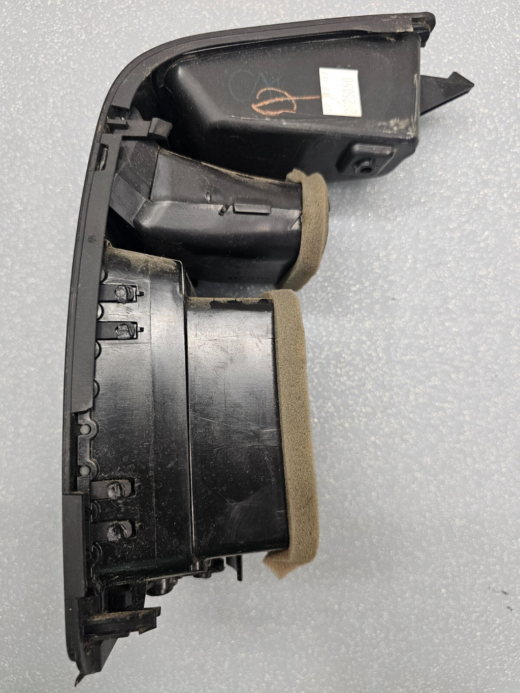 05-15 NISSAN TITAN ARMADA QX56 DASH FRONT CENTER LEFT AIR VENT HEATER TRIM BLACK