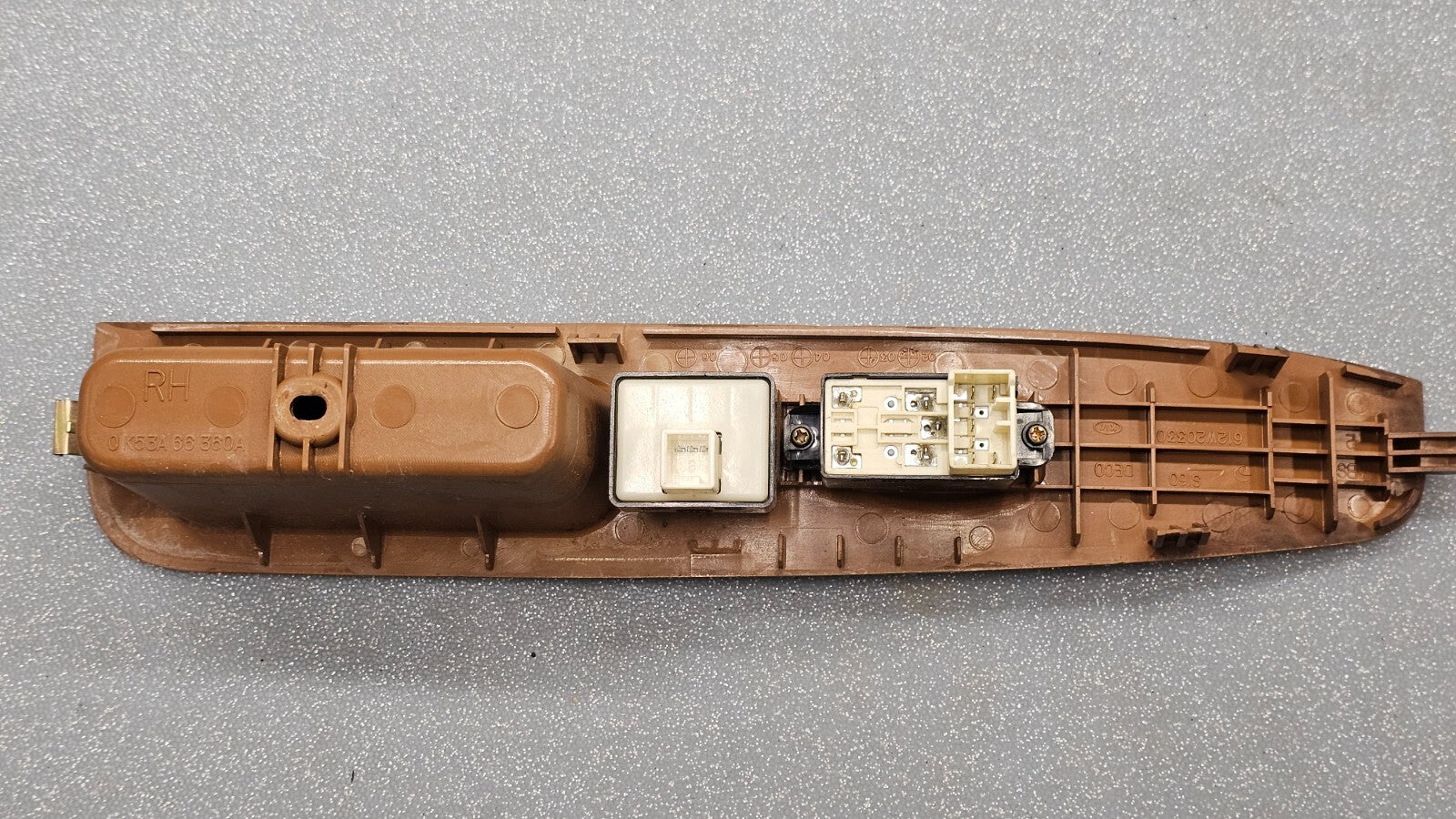 🔥02-05 SEDONA RIGHT PASSENGER POWER WINDOW DOOR CONTROL SWITCH ASSEMBLY WOOD