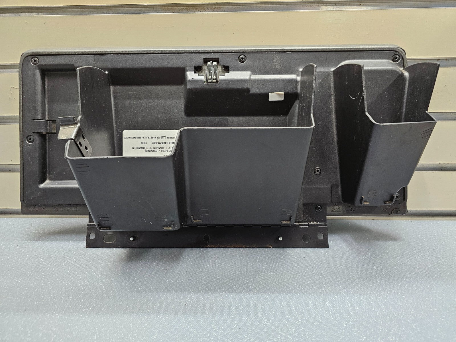 🔥99-06 SILVERADO SIERRA Dash GLOVE BOX Storage Compartment Assembly Black G3