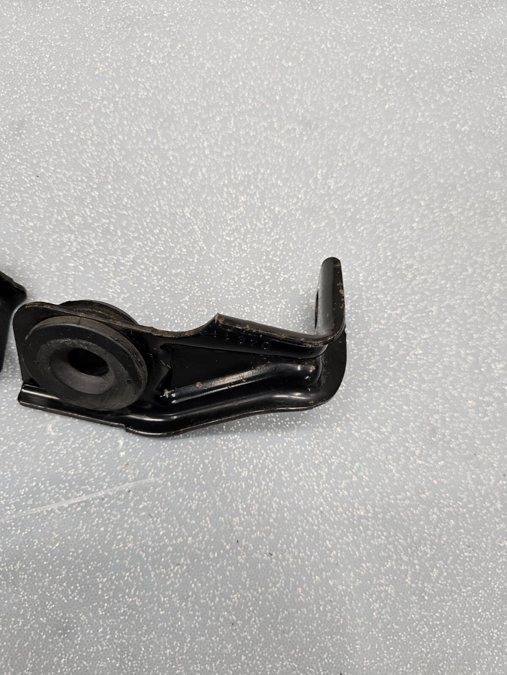 09-17Traverse GMC Acadia Upper Radiator Bracket Left Right Support OEM
