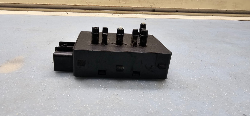 🔥04-11 TRAILBLAZER ENVOY CADILLAC STS LEFT DRIVER SEAT SWITCH BEZEL BLACK