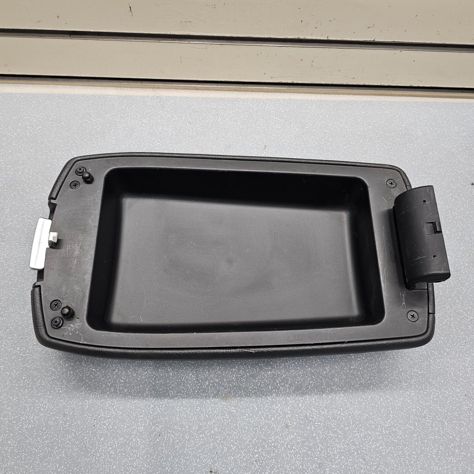 🔥10-13 Kia Sorento Console Lid Cover Leather Top Pad Armrest Assembly Black OEM