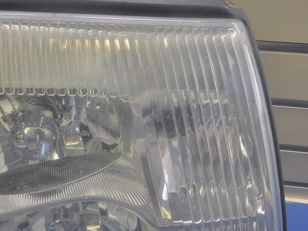 🔥03-06 Cadillac Escalade Headlight Right Passenger Assembly Bezel GENUINE OEM