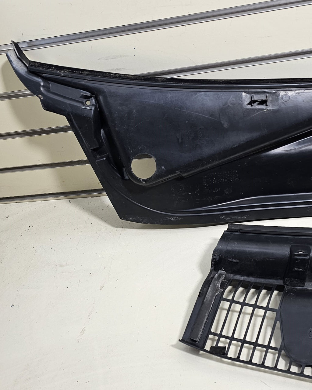 🔥2003-2011 LINCOLN TOWN CAR windshield cover panel LH/RH Assembly