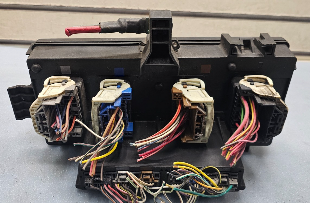 🔥2006 DODGE RAM FUSE BOX RELAY TIPM TOTALLY INTEGRATED POWER MODULE ASSEMBLY