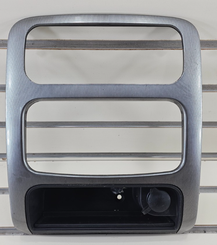 🔥02-07 Liberty Dash FM Radio Climate Display Stereo Bezel Panel Carbon Silver