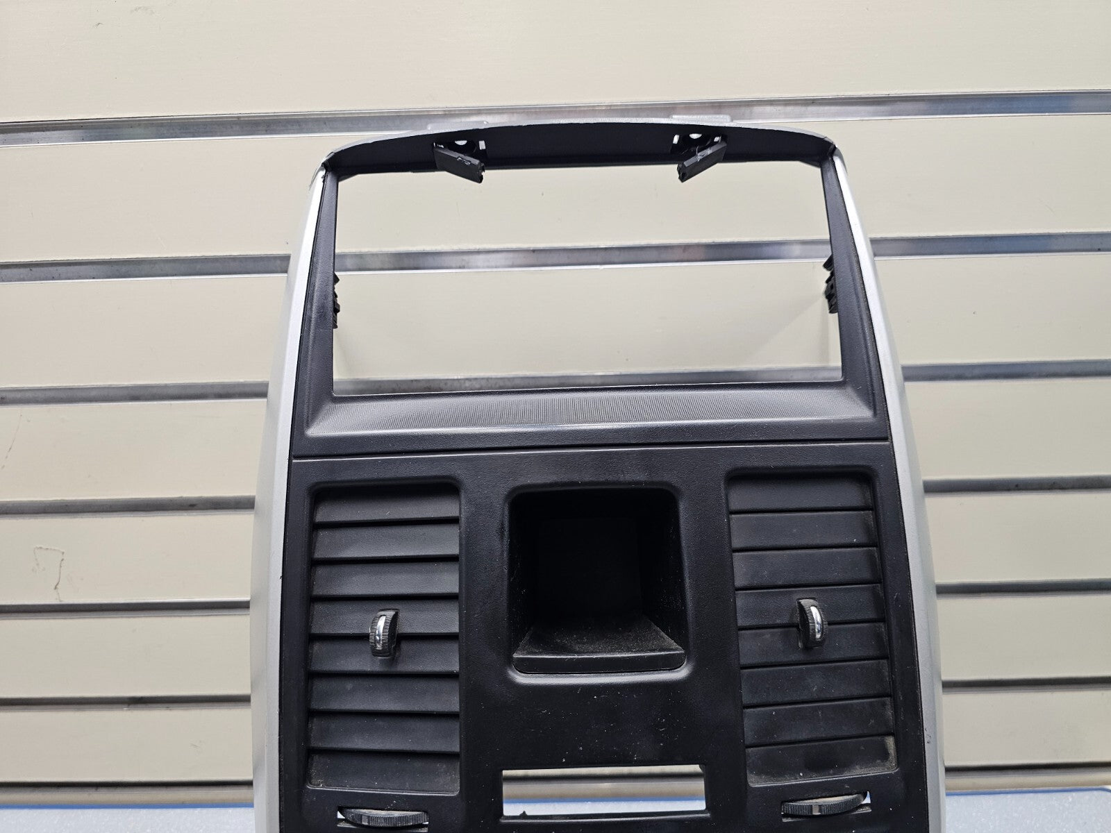 🔥08-10 DODGE CARAVAN DASH RADIO SURROUND BEZEL TRIM PANEL CLIMATE CONTROL BLACK