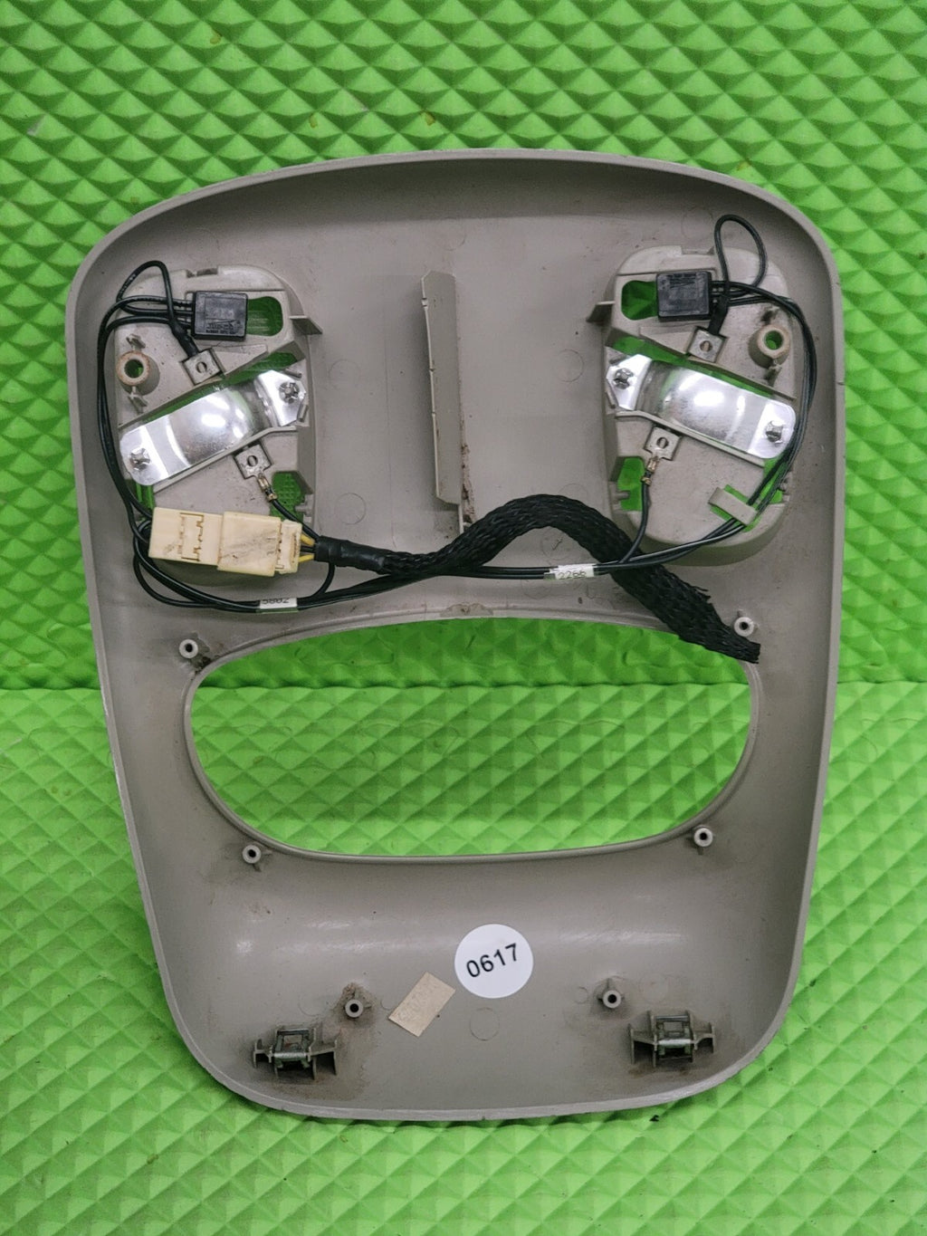 🔥2002-2005 Dodge Ram 1500 OverHead Console Map Dome TAN