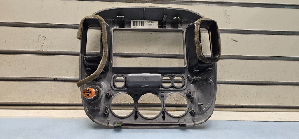 🔥2001-2007 FORD ESCAPE CENTER DASH RADIO A/C CLIMATE TRIM BEZEL Silver OEM