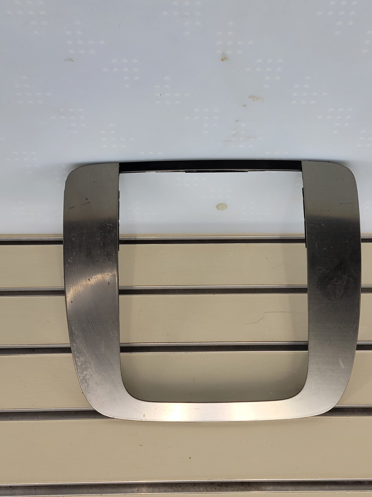 🔥07-13 SUBURBAN TAHOE YUKON CENTER DASH RADIO BEZEL TRIM SILVER