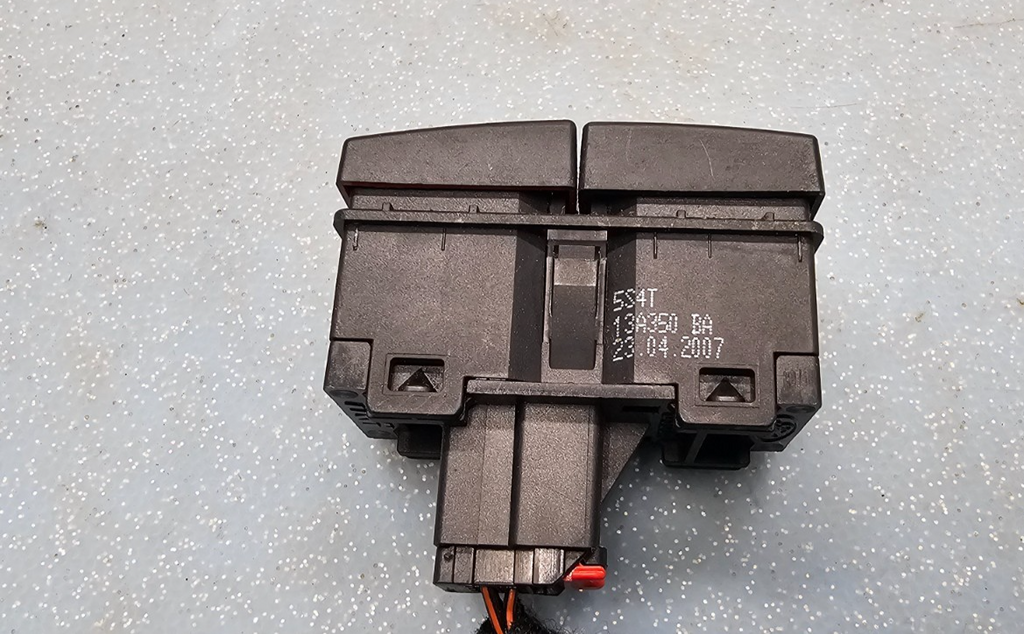 🔥05-07 FORD Focus Emergency Hazard Light Flasher Button Control Switch  BLACK