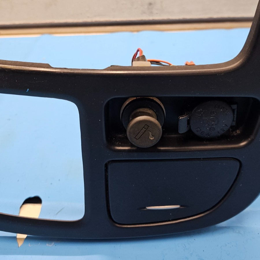 🔥07-12 KIA SEDONA DASH BOARD Upper Console Cover Ashtray Assembly