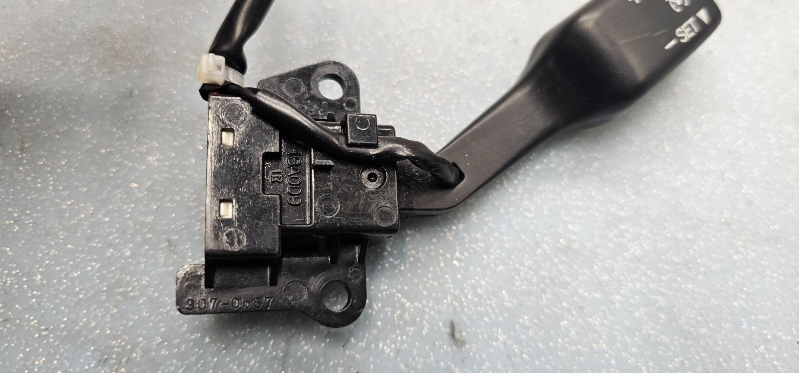 🔥03-08 Toyota Corolla Matrix Vibe Steering Wheel Cruise control Switch Assembly