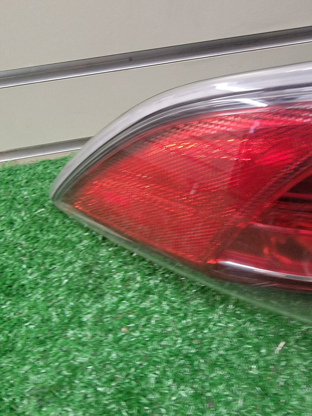 🔥10-13 Mazda 3 Hatchback Tail Light Halogen Right Side Outer Clear/Red w/Bulbs