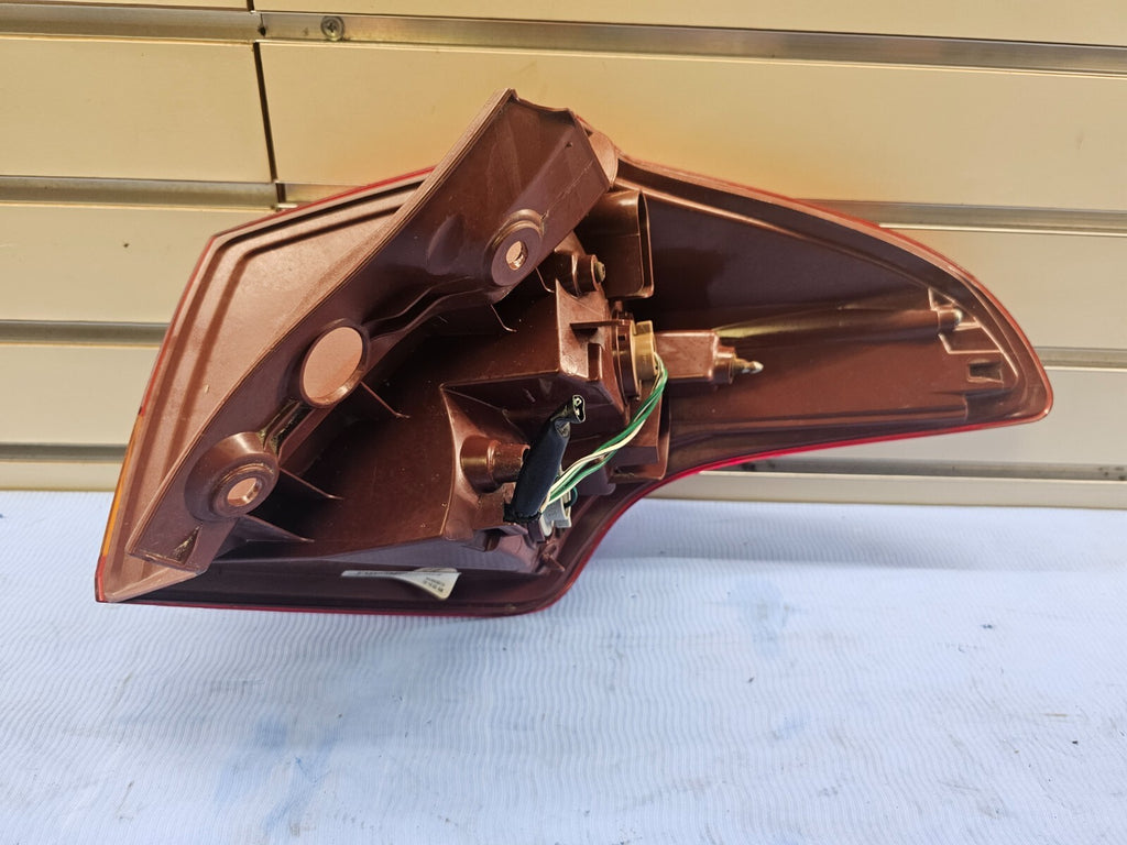 🔥13-16 Toyota RAV4 Rear Outer Left Driver Tail Brake Stop light Lamp Assembly