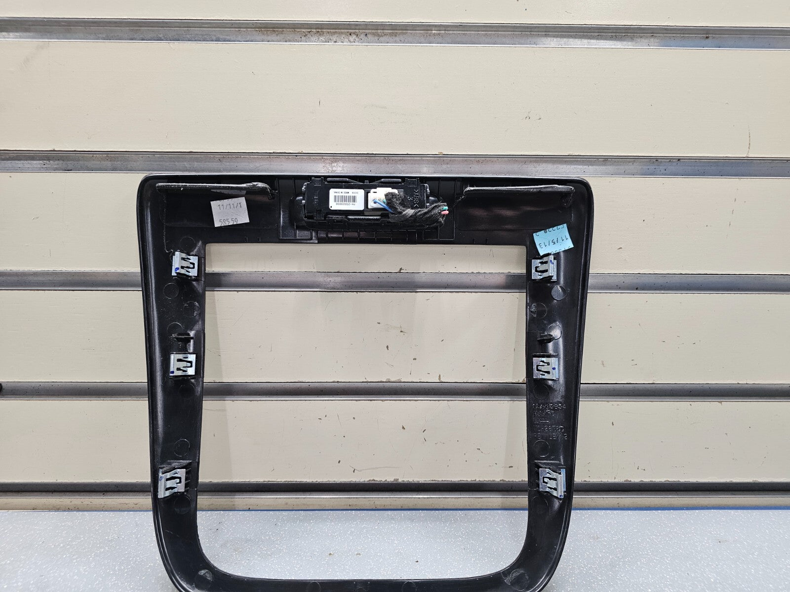 06-13 Chevy Impala Center Dash AM FM Radio Stereo Trim Panel Bezel Woodgrain OEM