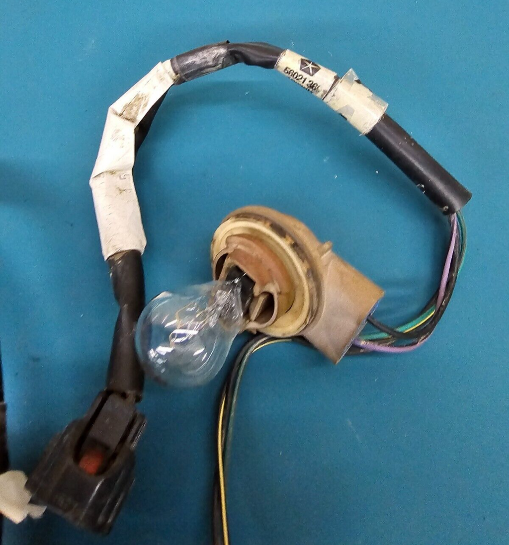 95-01Dodge RAM 1500-3500 TAIL LIGHT LAMP BRAKE LIGHT ASSEMBLY WIRING HARNESS
