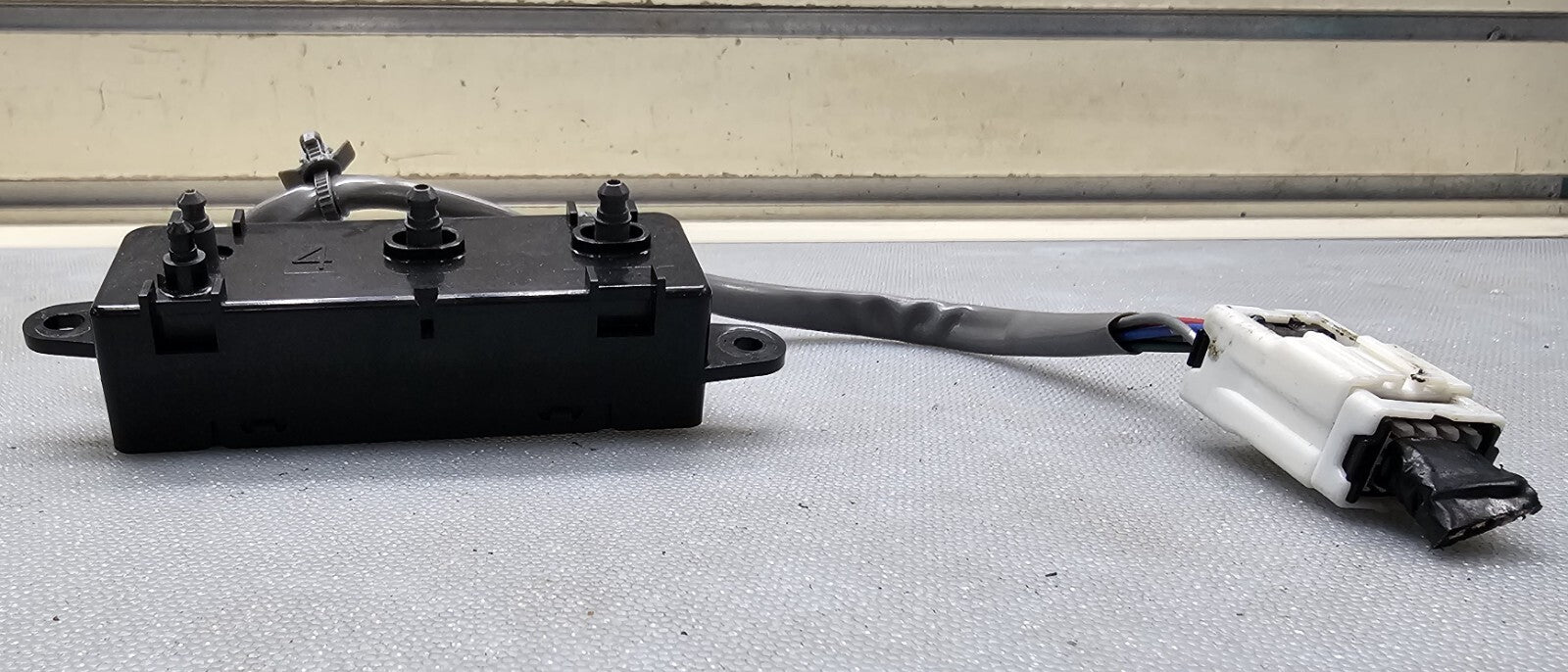04-08 Nissan Maxima 02-06 Altima Front Passenger Heat Seat Switch 4 way Assembly