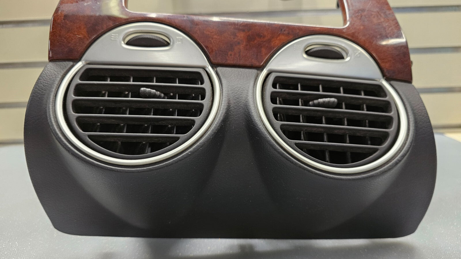 🔥02-09 GMC ENVOY XL DASH FRONT RADIO STEREO DISPLAY BEZEL CLIMATE CONTROL WOOD
