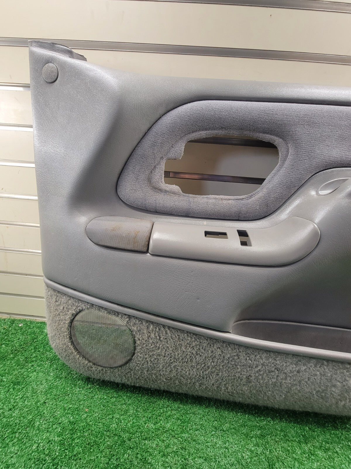 🔥95-99 Chevy GMC Silverado C/K DOOR PANEL Front Passenger Right Gray OEM D2