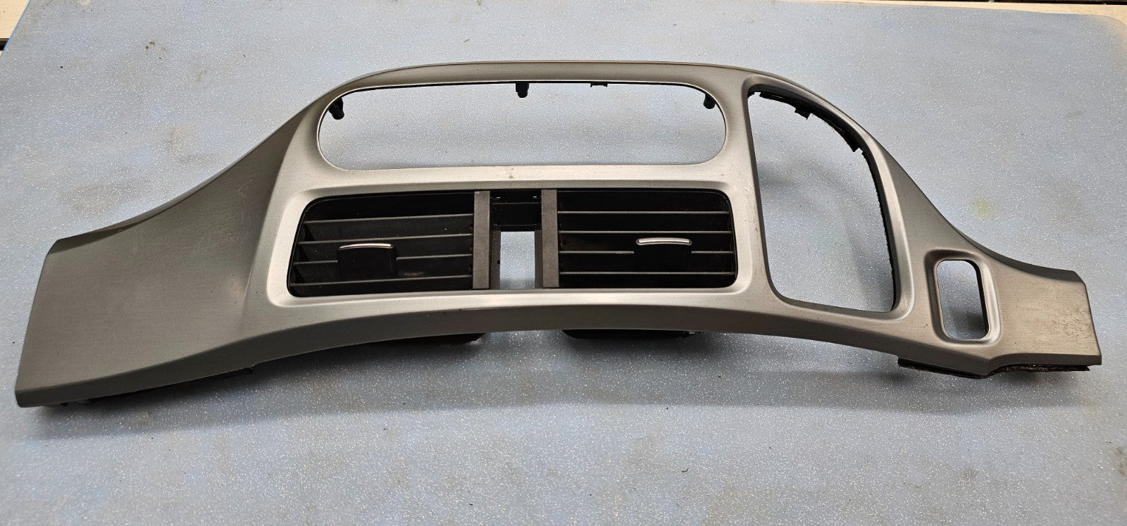 🔥05-10 Honda Odyssey Center Dash Radio Climate Control Bezel Trim Panel silver