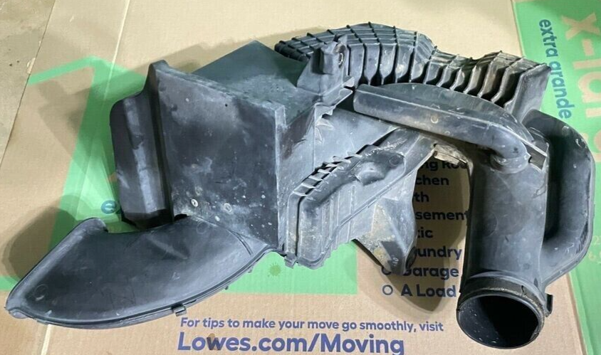 🔥2004 - 2009 Mazda 3 Air Duct  Chamber Resonator Air Intake  OEM