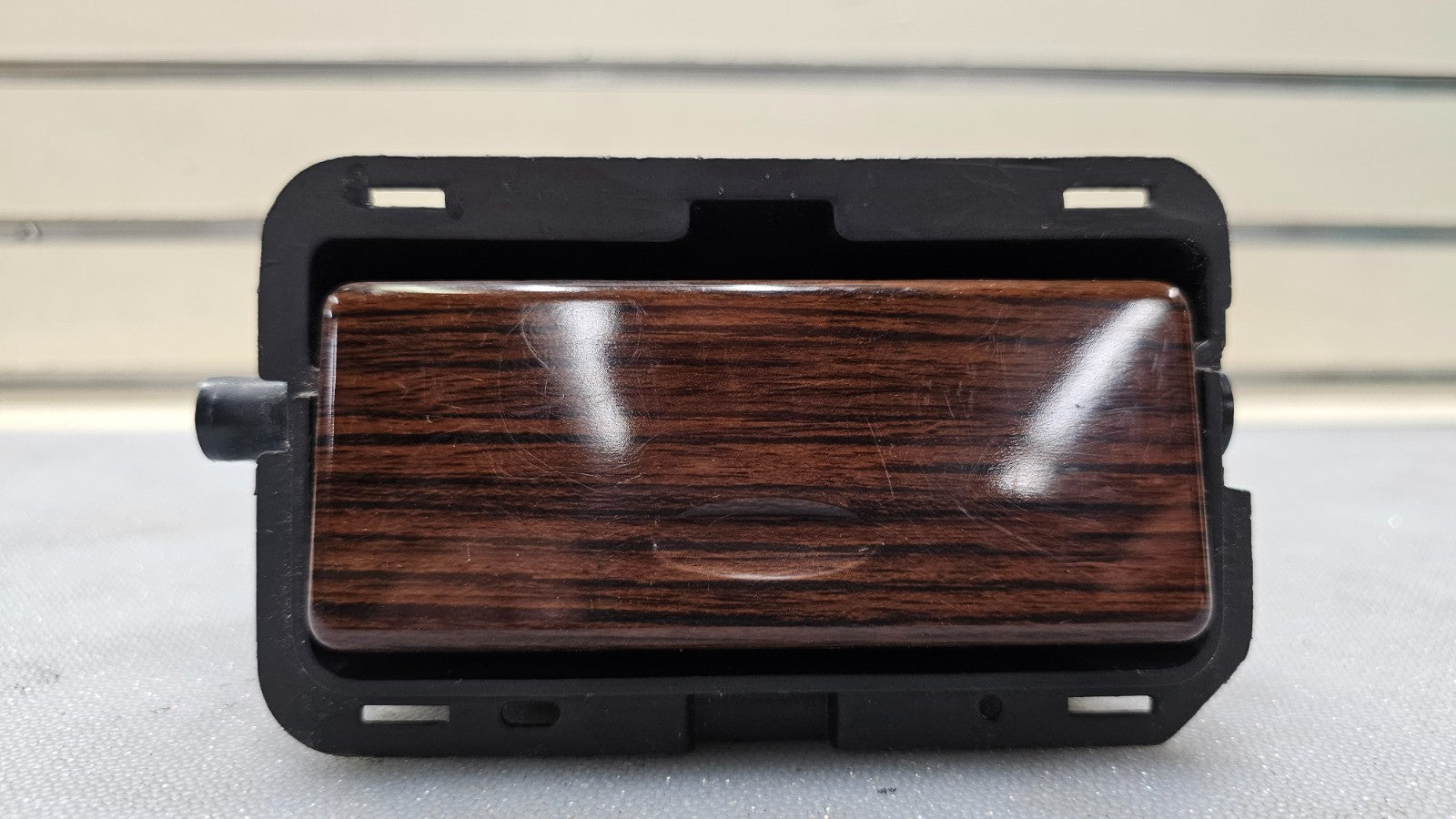 🔥03-06 Cadillac Escalade Center Dash Woodgrain Bin Cubby OEM