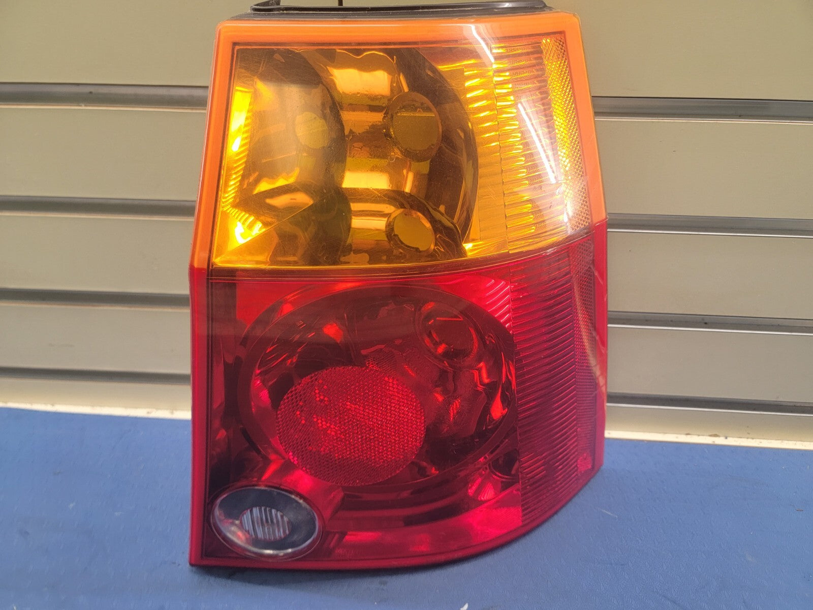 🔥2004-2008 CHRYSLER PACIFICA REAR RIGHT SIDE TAILLIGHT TAIL LAMP