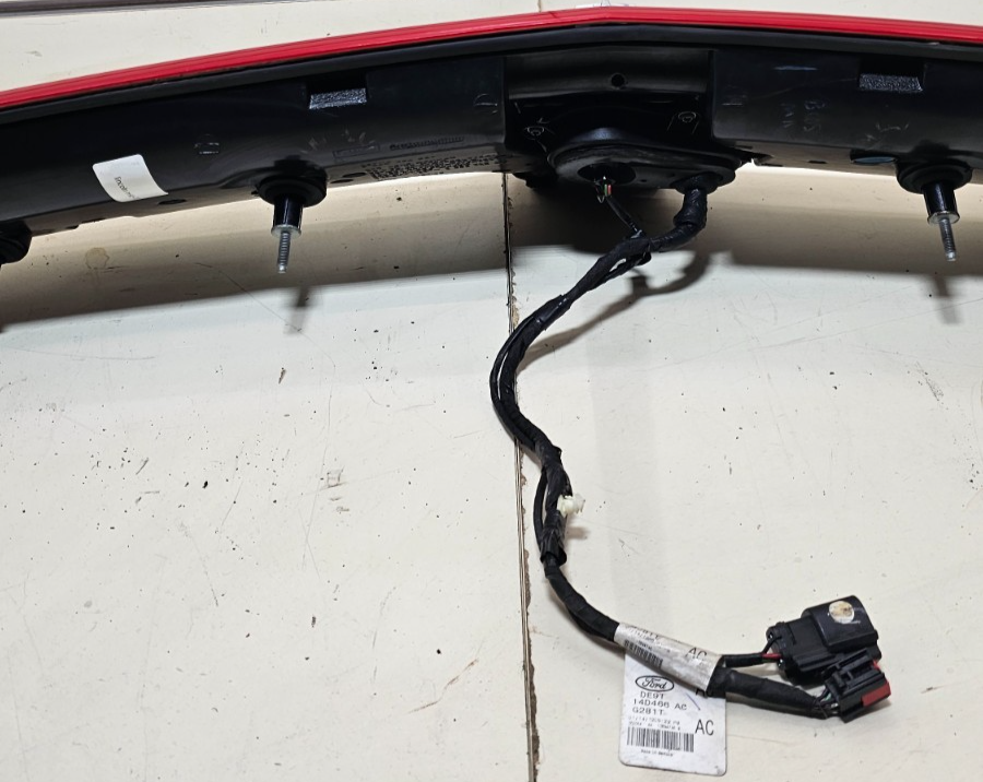 🔥10-19 MKT Rear Center Lift gate LED Tested Taillight w/Camera OEM 923 RED