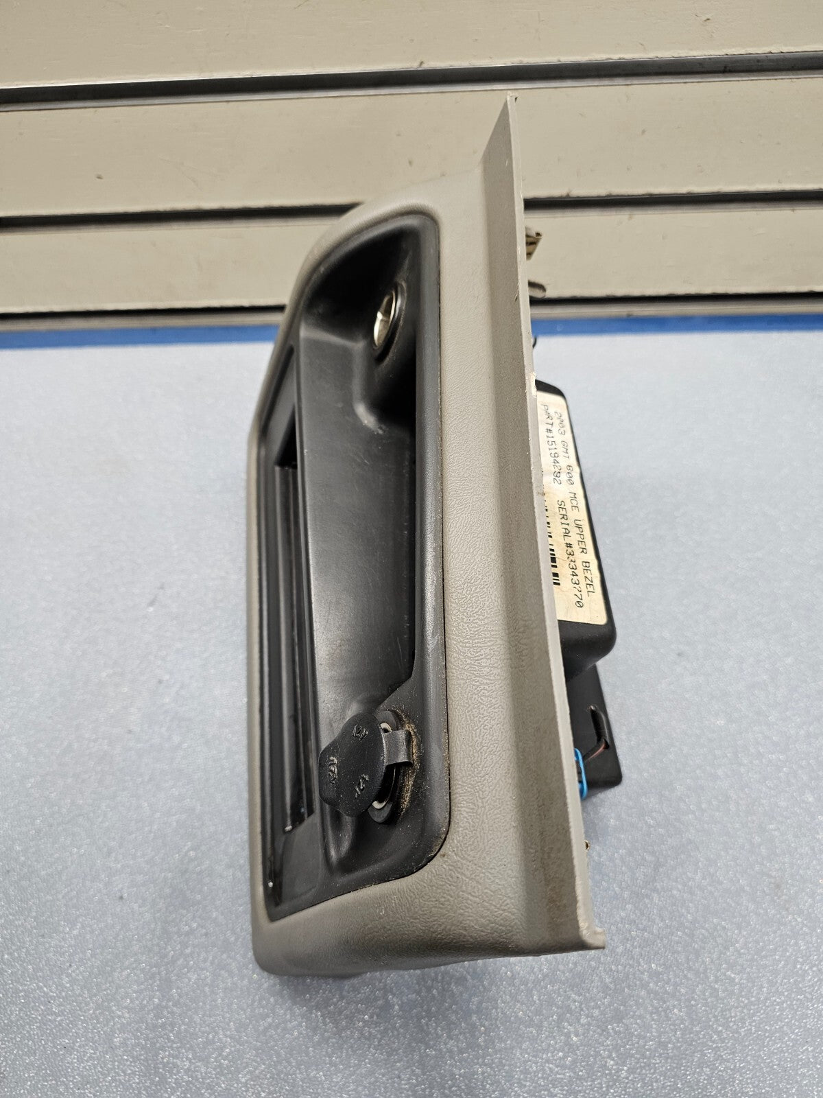 🔥03-06 SILVERADO SIERRA CENTER CONSOLE STORAGE BEZEL ASH TRAY LT TAN/BLACK OEM