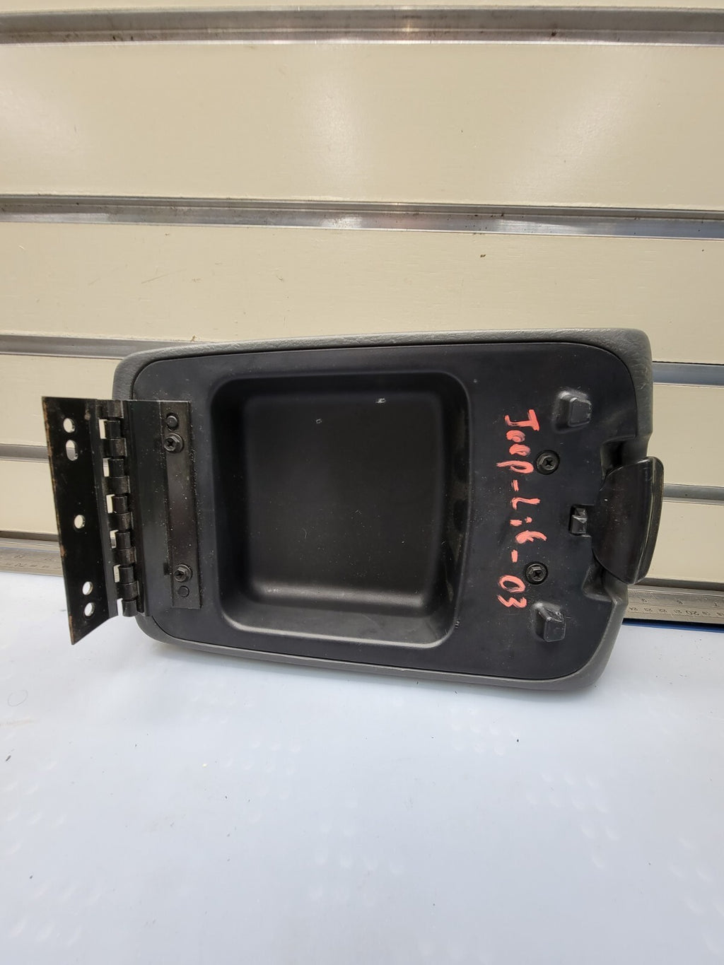 🔥2002-2007 Jeep Liberty Center Console Arm Rest Lid Black OEM