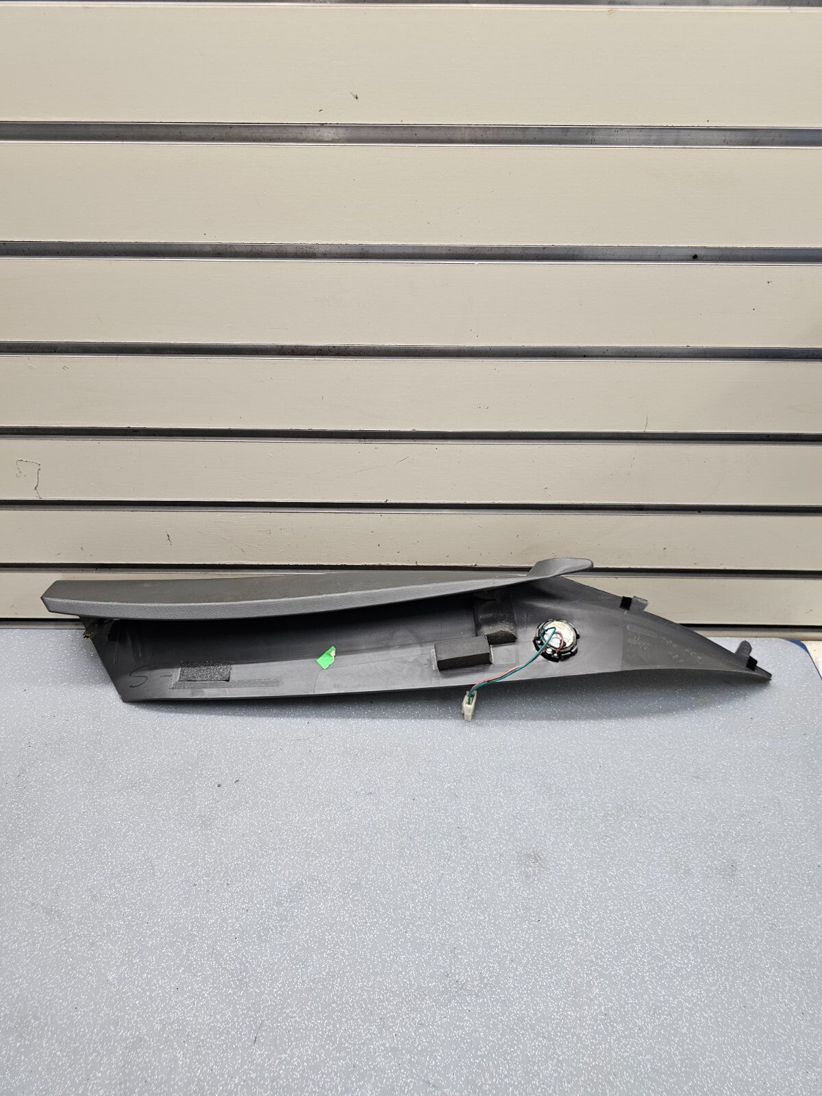 99-06 SILVERADO SIERRA Roof Molding A PILLAR Trim LEFT Driver Speak DARKGRAY p3